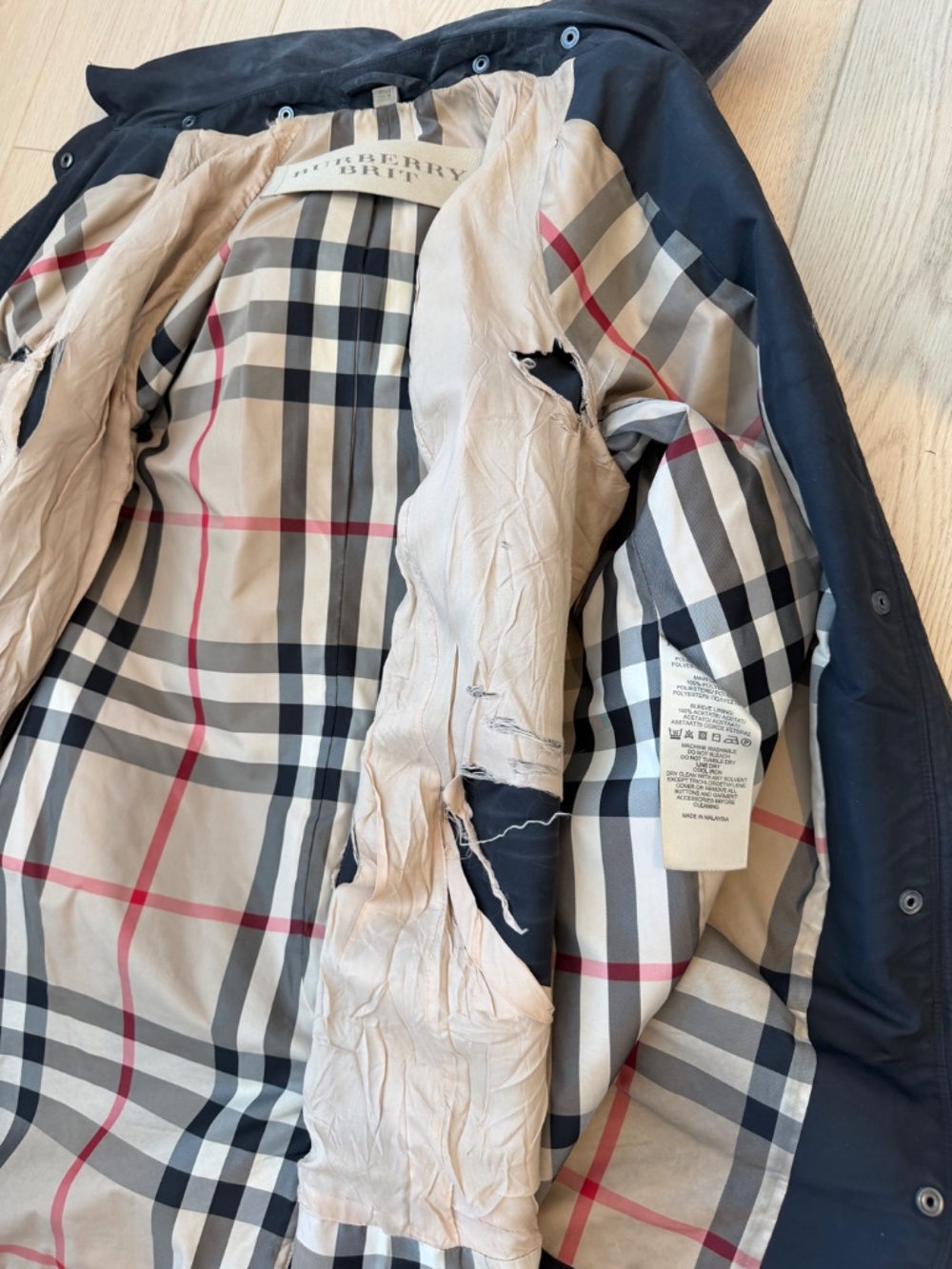 Burberry Trench Coat - Picture 11 of 11